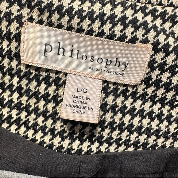 Blazer - Picture 7 of 9